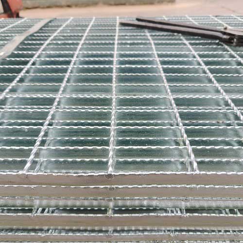 建筑材料新潮流:鍍鋅鋼格柵板加工技術(shù)的進(jìn)化