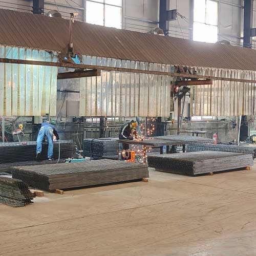 精準(zhǔn)選型指南:選擇不同規(guī)格的平臺(tái)鋼格柵板