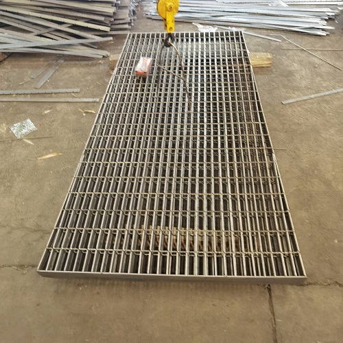 鋼格柵鋼格板G403/30/100：防滑、防腐與高強度