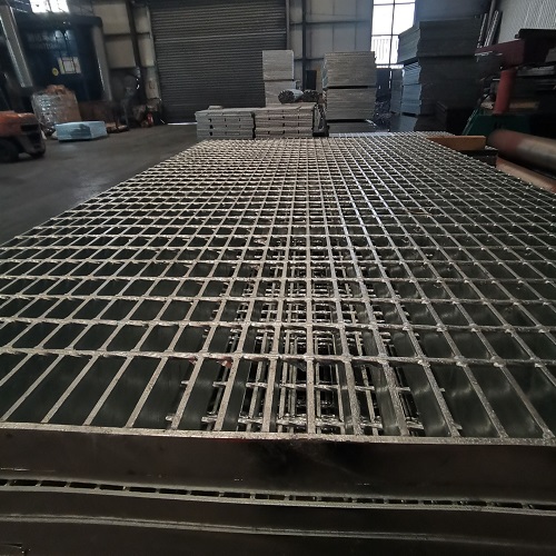 熱浸鋅防腐g403/30/100鋼格板鋼格柵港口中的應(yīng)用:四大優(yōu)勢