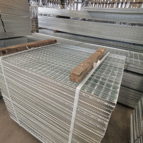 如何辨別劣質(zhì)鋼格板？看這4個細(xì)節(jié)，避免安全隱患