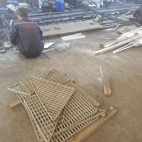 采購(gòu)鋼格板必問(wèn)的6個(gè)問(wèn)題，少問(wèn)一個(gè)都可能踩雷