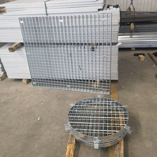 食品廠鋼格板選型：304不銹鋼還是鍍鋅更合適？