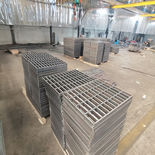 鋼結(jié)構(gòu)平臺(tái)鋼格柵:輕量化與高強(qiáng)度的搭配方案