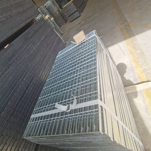 鋼格柵材質(zhì)怎么挑？碳鋼、不銹鋼優(yōu)劣勢深度解析