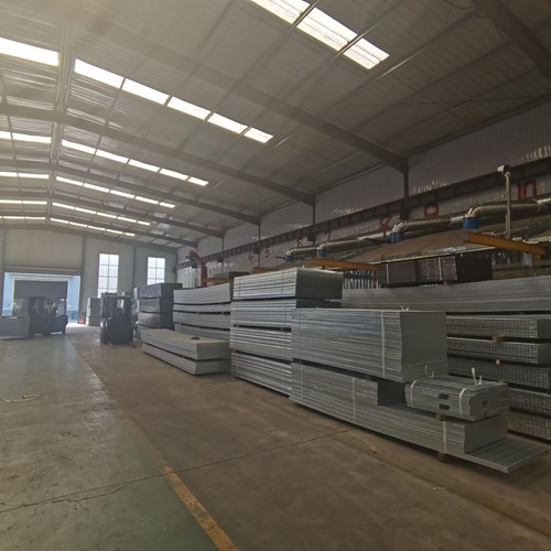 工業(yè)平臺鋼格柵方案:高承重與穩(wěn)定性的完美方案