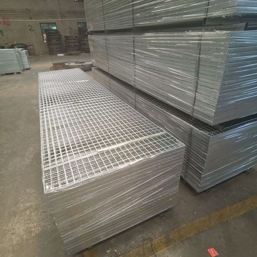 商業(yè)街區(qū)鋼格柵:美觀與安全兼顧的鋪裝方案