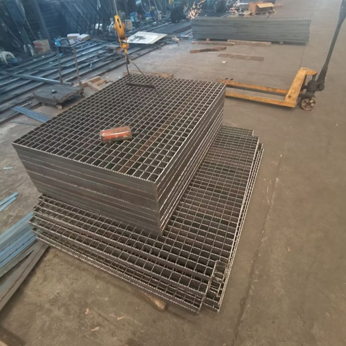 船舶甲板鋼格柵:海上環(huán)境防銹方案