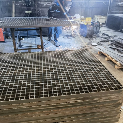 鋼格柵選購雷區(qū):這 5 種產品再便宜也別買