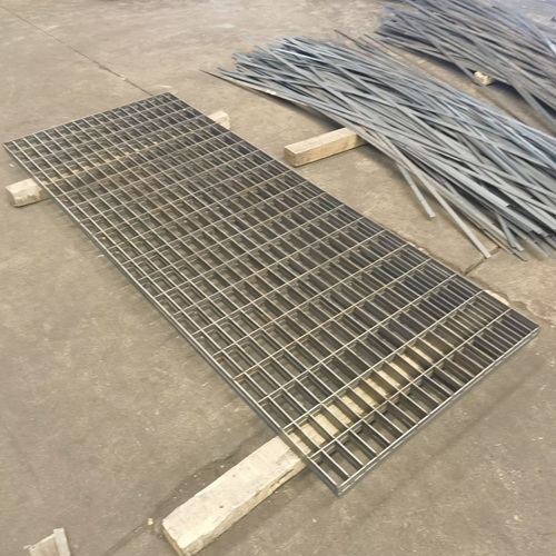 鋼格柵對比傳統(tǒng)材料，優(yōu)勢竟有這么多？