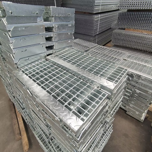 選材有講究:鋼格柵為何能走進(jìn)高端工程的視野